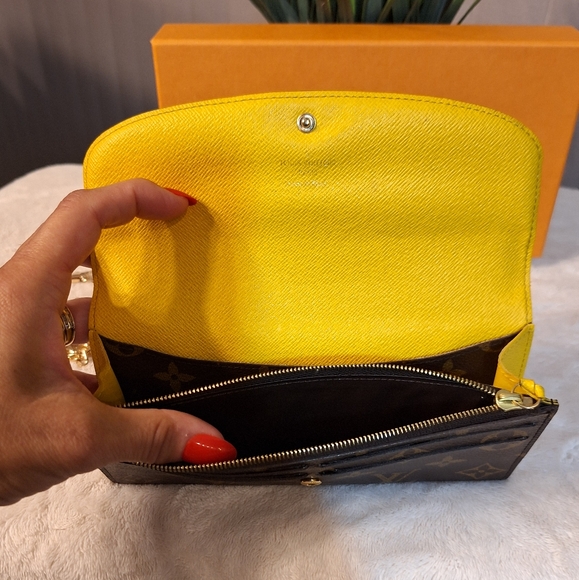 Louis Vuitton Emilie Monogram Wallet - Picture 4 of 16